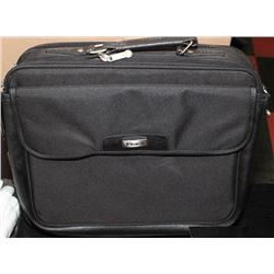 TARGUS 15.4" DELUXE LAPTOP CARRY CASE
