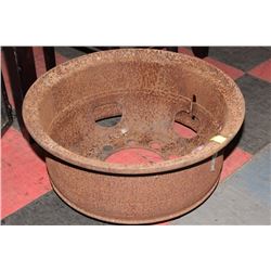 CAST IRON FIRE PIT
