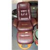 Image 1 : RED LEATHER RECLINING CHAIR W OTTOMAN