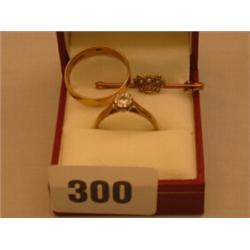 9ct gold solitaire ring plus crown bar brooch and wedding band…