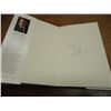 Image 2 : 1986 N.C.I. GRADING GUIDE BY JAMES L. HALPERIN SIGNED WITH DUST COVER, LIKE NEW