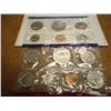 Image 2 : 1981 US MINT SET (UNC) P/D/S (WITH ENVELOPE) THIS IS AN OFFICIAL US PACKAGED P/D/S SET, IT DOES NOT 
