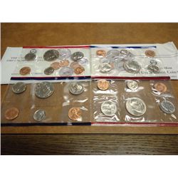 1988 & 1989 US MINT SETS P/D (WITH ENVELOPES)