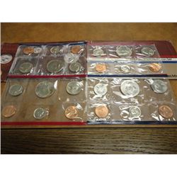 1984 & 1985 US MINT SETS P/D (WITH ENVELOPES)