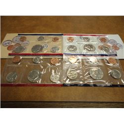 1989 & 1990 US MINT SETS P/D (WITH ENVELOPES)