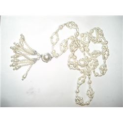 Long beaded pearl beaded necklace