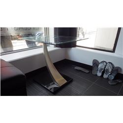 DESIGNER TABLE WITH SQUARE GLASS TOP