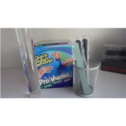 QUICK NAIL POLISH REMOVER MACHINE AND BASKET WITH NAIL FILES