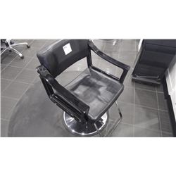 HIGH END LEATHER ADJUSTABLE STYLIST CHAIR AND RUMBBER MATT