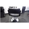 Image 3 : HIGH END LEATHER ADJUSTABLE STYLIST CHAIR AND RUMBBER MATT
