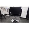 Image 3 : HIGH END LEATHER ADJUSTABLE  STYLIST CHAIR  WITH BOOSTER SEAT