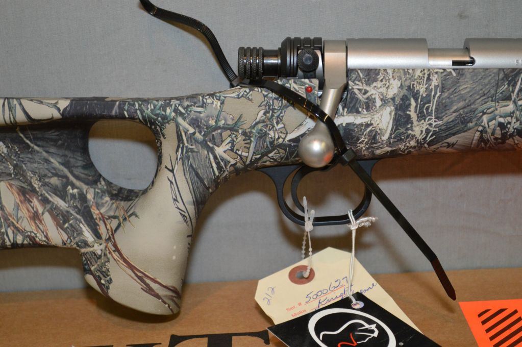 Knight Model Disc Extreme .50 Perc cal Bolt Action Inline Black Powder ...