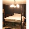 Image 1 : GORGEOUS DREXEL MAHOGANY 4 POSTER  QUEENSIZE BED