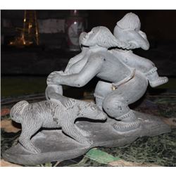 SOAPSTONE SCULPTURE OF MOTHER & CHILDREN WITH