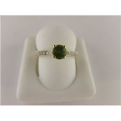 901-10340:10K yellow gold peridot and diamond ring