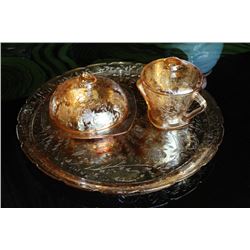 DEPRESSION GLASS CARMEL COLORED TRAY, LIDDED