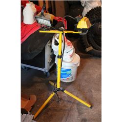 HALOGEN LIGHTS ON STAND