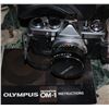 Image 3 : OLYMPUS OM-1 CAMERA WITH CASE AND MANUAL