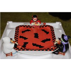 HALLOWEEN TREAT PLATE WITH WITCH,DEVIL &
