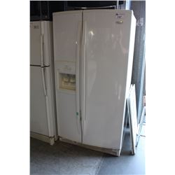 WHIRLPOOL GOLD SERIES WHITE SIDE BY SIDE REFRIGERATOR WITH WATER AND ICE DISPENSER