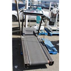 LIFE FITNESS PROFESSIONAL QUALITY TREADMILL