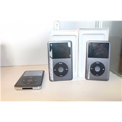 3 APPLE IPODS