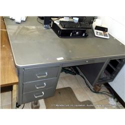 METAL DESK