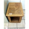 Image 1 : WOOD END TABLE