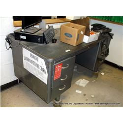 METAL DESK