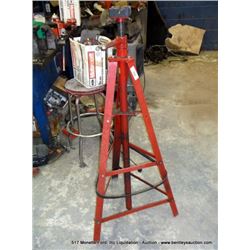 AUTOMOBILE PARTS STAND