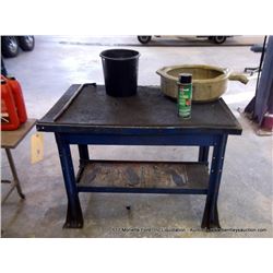 METAL WORK TABLE