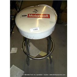 LOT: STOOL MOTORCRAFT, STEP STOOL