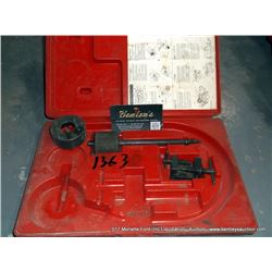 FORD ROTUNDA T77L-9500-A