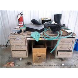 METAL DESK