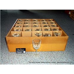 BOX: WHITE WINE GALAXY GLASSES 25X THE MONEY