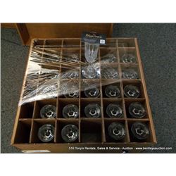 BOX: LIBBEY SOLITAIRE CHAMPAGNE GLASSES 25X MONEY