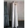 Image 1 : FABRIC LACE AISLE RUNNER 50' 5X MONEY