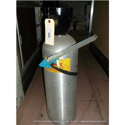 HIGH PRESSURE GAS CYLINDER