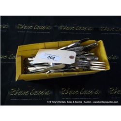 LOT: SILVERWARE