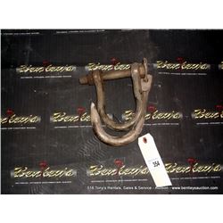 LOT: HOCK & V-BOLT