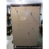 Image 1 : PEG BOARD
