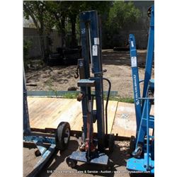 BLUE BIRD ENGINE HOIST