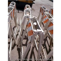 FOLDING CAUTION SIGNS 3X MONEY