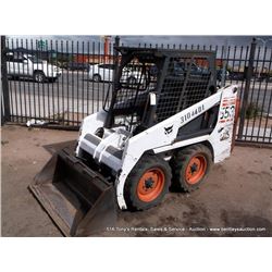 BOBCAT COMPACT SKID STEER LOADER MODEL 553, 1727 HOURS SERIAL # 520311404, 1 KEY
