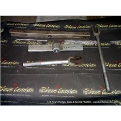 BOX: ASSORTED TOOLS-PULLERS