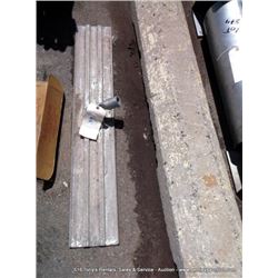 CEMENT FINISH TROWEL 3'