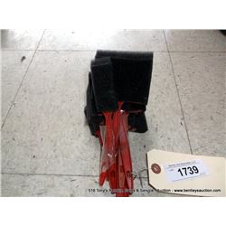 LOT: TRIM PAINT BRUSHES