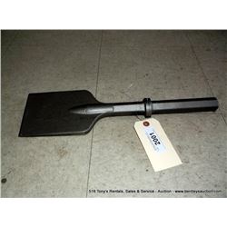 ASPHALT SPADE