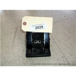 HOLE PUNCH
