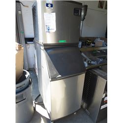 Working industrial Manitowoc ice maker
